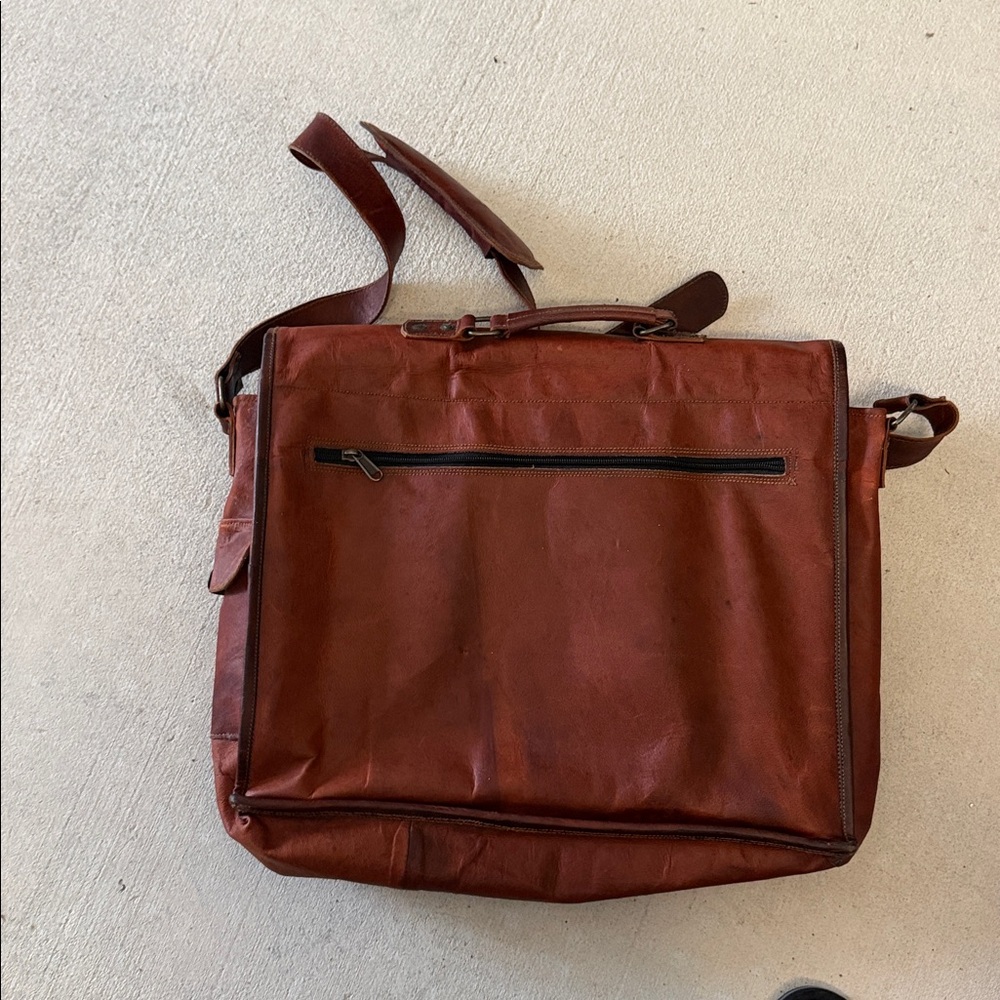 Vintage Tan Leather Messenger Bag - Picture 2 of 7
